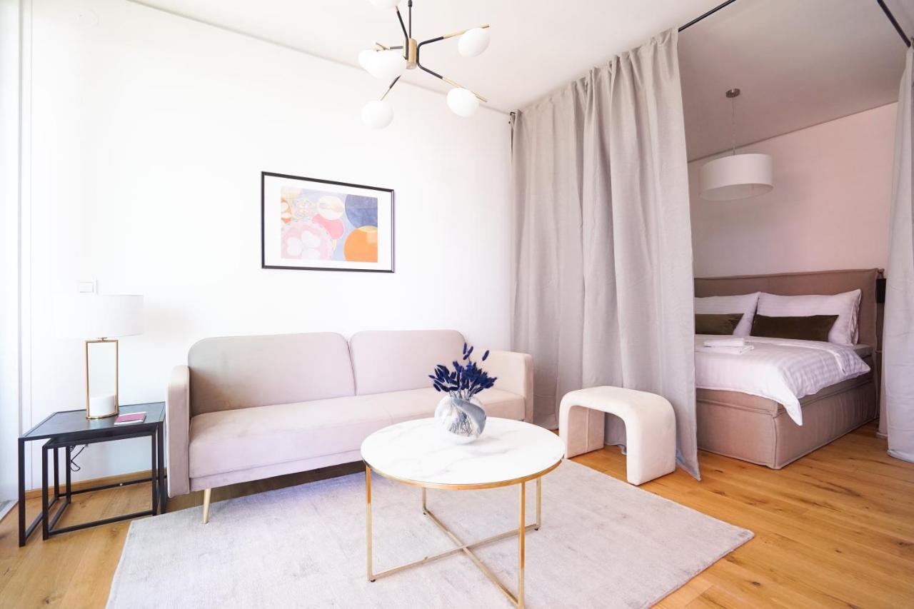 Boutique Studio With Terrace And Pool เวียนนา ภายนอก รูปภาพ